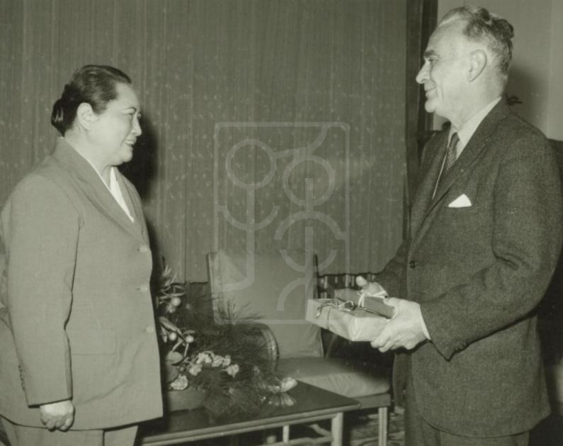 1964年12月18日宋庆龄在北京寓所会见埃德加·斯诺留影