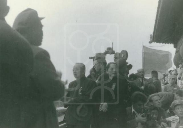 1949年10月1日宋庆龄出席开国大典的留影