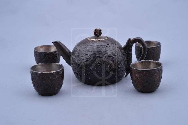 冯白驹赠宋庆龄的椰壳银茶具