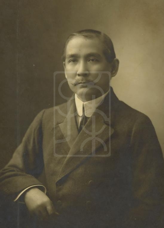 1915年孙中山在日本东京留影